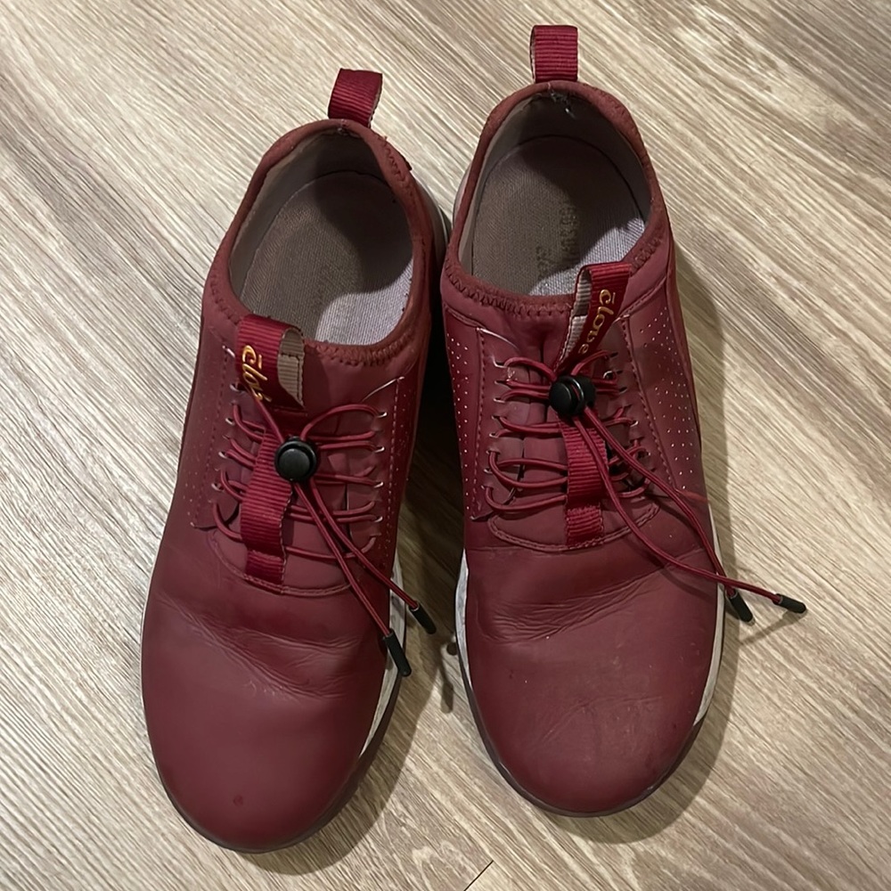 Clove Nursing Shoes